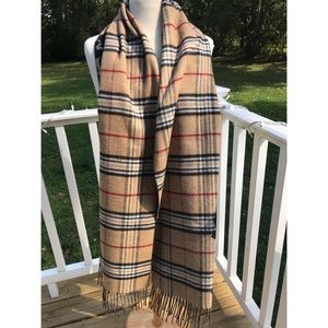 Lord and Taylor Acrylic Scarf NWOT